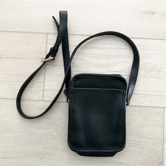 Coach Handbags - Vintage Coach Kit Crossbody Bag in Black | Style 9973